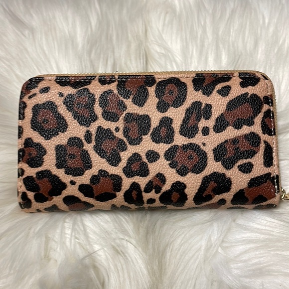 Leopard Vegan Leather Single Zipper Wallet - Picture 2 of 11